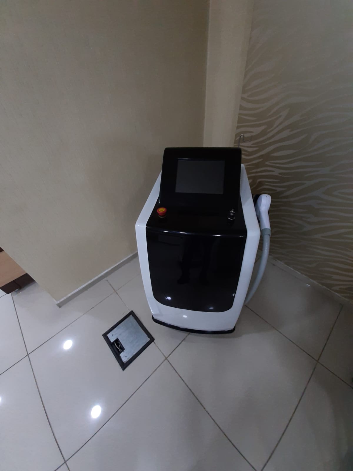 DEPİLA 12 DİYOT LAZER CİHAZI