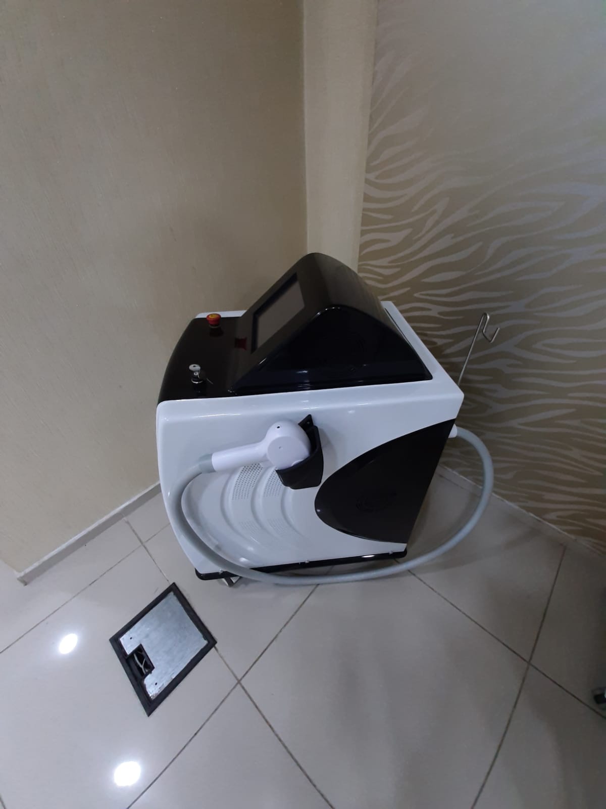 DEPİLA 12 DİYOT LAZER CİHAZI